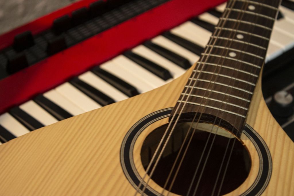 «POR UNA CABEZA», INTERPRETADO CON DOS MANDOLINAS Y&nbsp;ÓRGANO