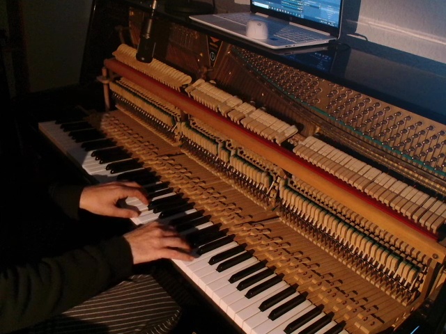 El bosque de ladrillos (mazurca), interpretado al&nbsp;piano